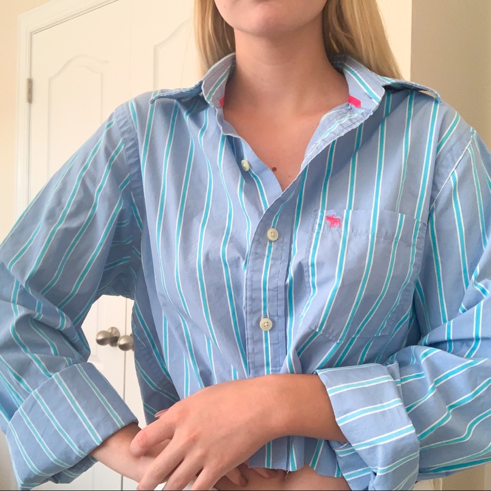 Cropped Button Up - Picture 3 of 4